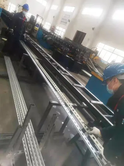 Canal de acero perforado Barra de canal de puntal en forma de U Soporte de conductos de aire pregalvanizados